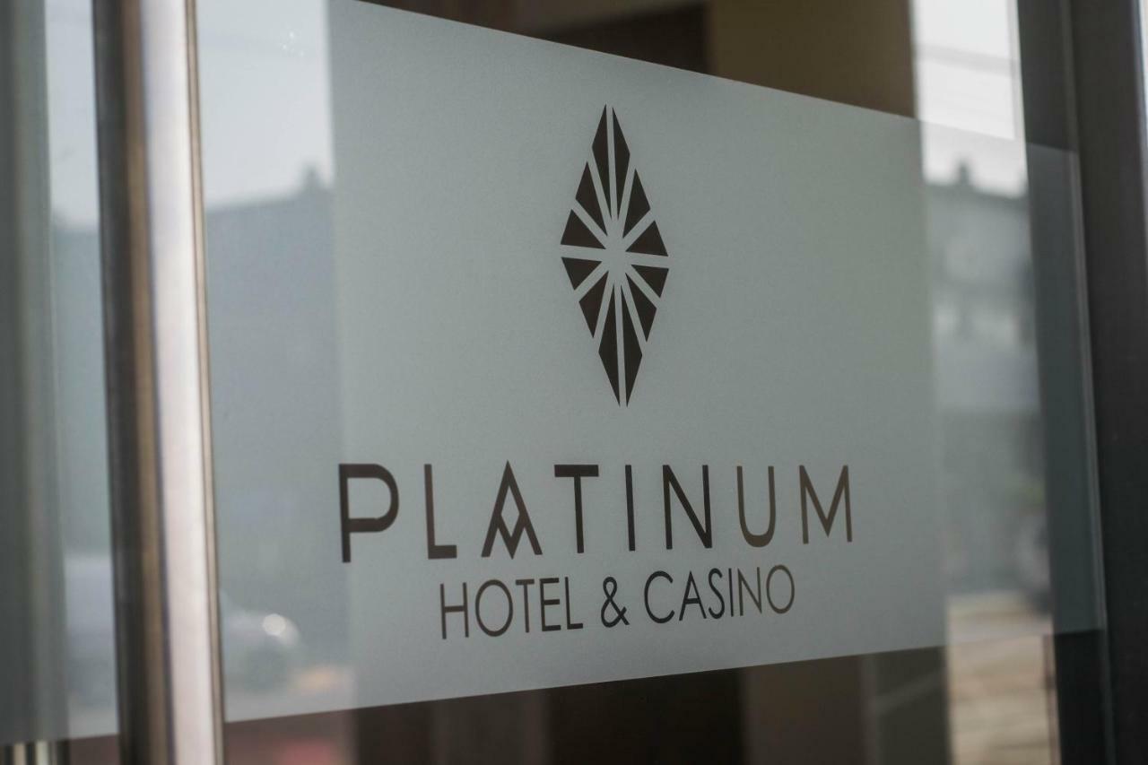 Platinum Hotel Casino Charata Exterior foto